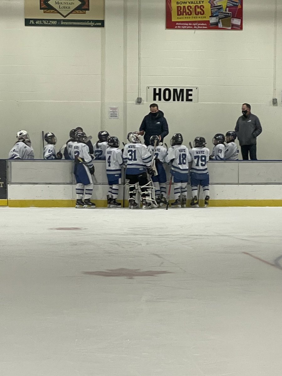 wave_academy's tweet photo. Where friends turn into family. @wave_academy @HockeySuperLeag  #hockeyfamily #BetterTogether https://t.co/7v6PuKSi4M