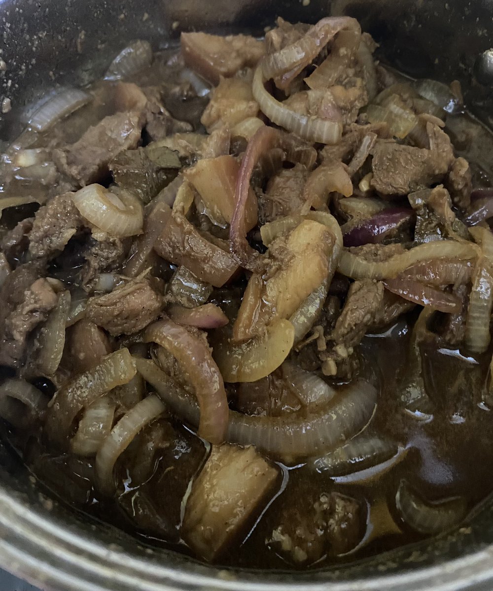 icelr2's tweet photo. Pork Bistek Ala Aiza - 1kg pork and 1kg onion 😁
Ruggedly delicious and the meat melts in your mouth 😋
#onionlover #foodie #blessed #cookingastherapy #itadakimasu https://t.co/s7LVbWvFev