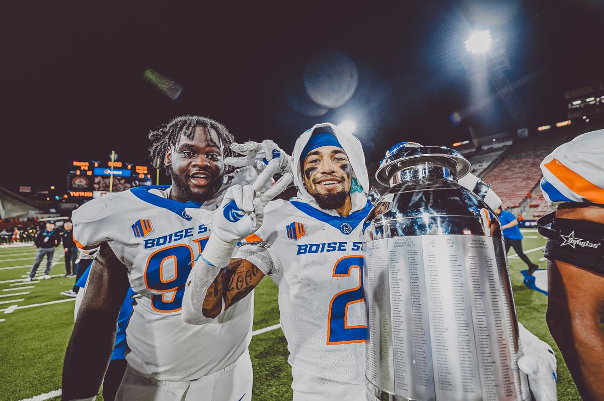 BroncoSportsFB's tweet photo. 𝚐𝚘𝚝 𝚖𝚒𝚕𝚔? 🥛 https://t.co/bXALRQusdA