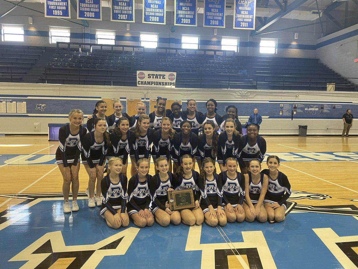 ButnerRachel's tweet image. Back to back to back state champs! #3peat @RMSRavens 💙🤍