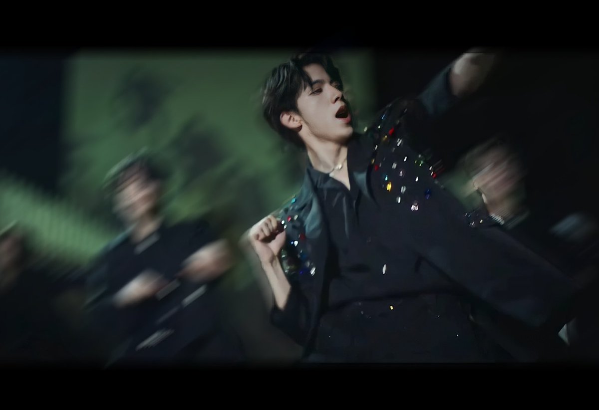 I vote #LuoYizhou from China for #100MostHandsomeMenOf2021 #TBworld2021 
⛵😎👍🥳