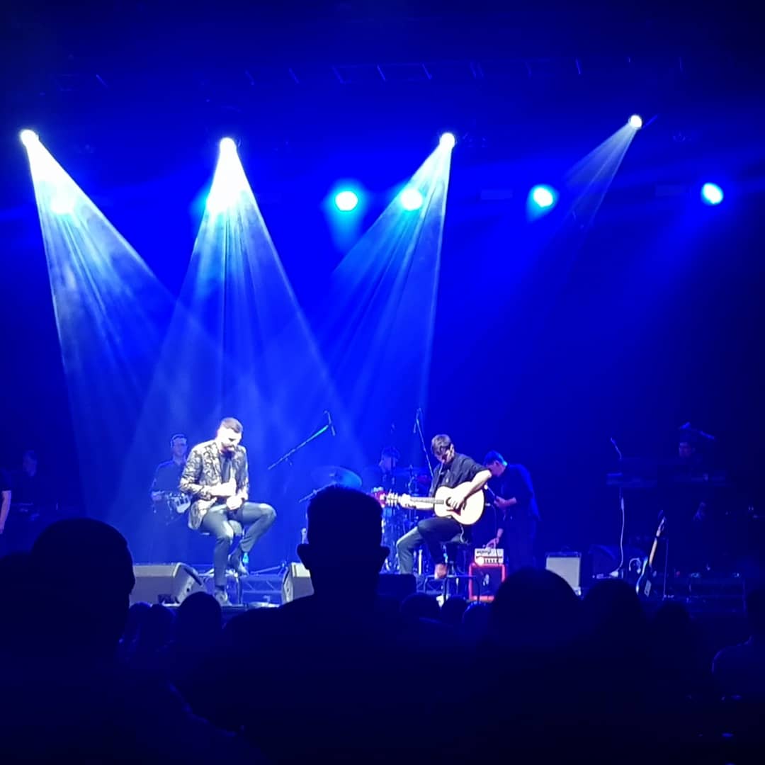 mellindus's tweet photo. Had the best time watching my friends join @IsaacHumphries7 on stage last night at Tunes for Charity. Nothing better than watching people you love having this much fun doing something they love in such an amazing way! A great night for a great cause. https://t.co/Bgh2zOfFYY