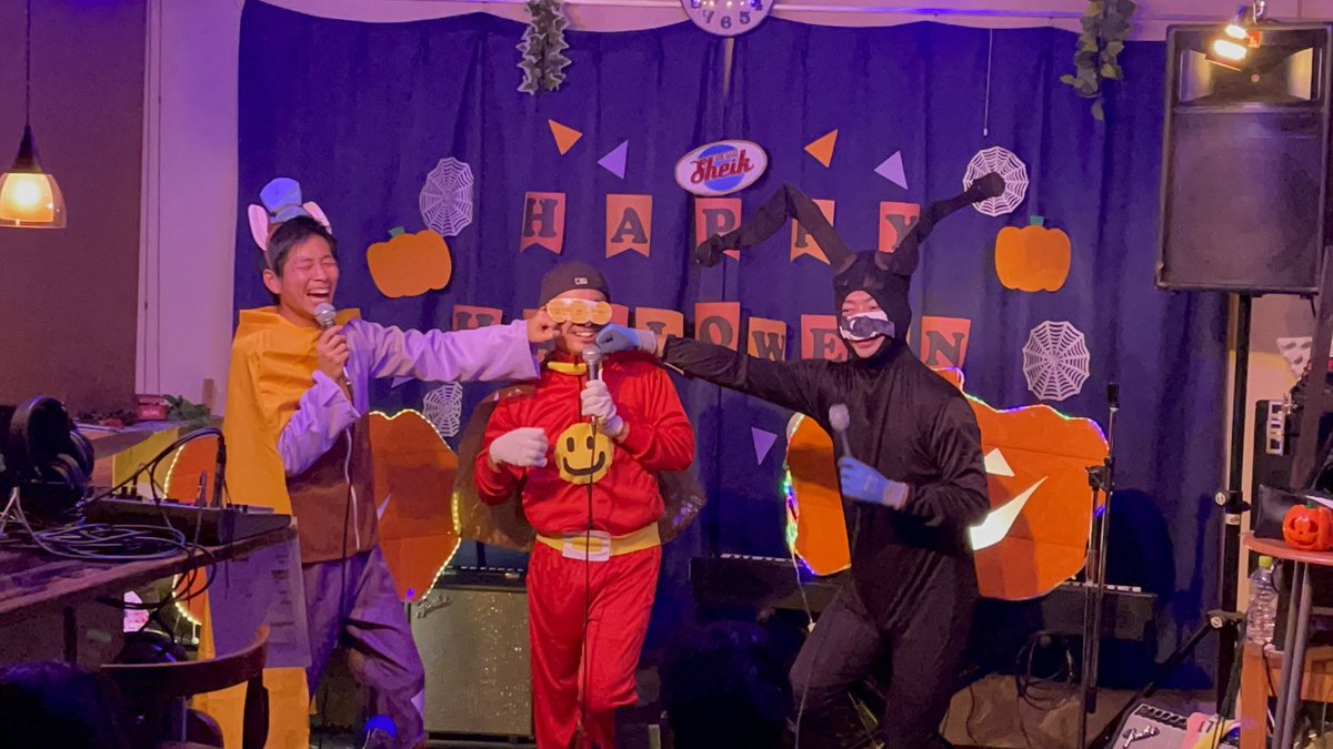 ULT0714's tweet photo. 昨日は、延期していたハロウィンライブ🎃
メンバーも仮装して、
テンション上がり楽しい時間でした‼️
2週間待ってくださり、
本当にありがとうございました😊
#UPLIFT #八王子 #ハロウ https://t.co/xMOkdtnr0O