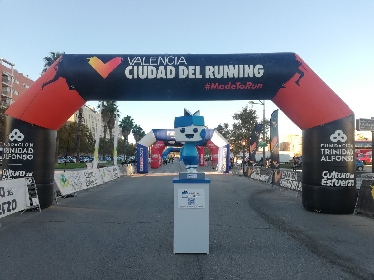 Bon dia, corredores i corredors! RUNi vos donarà ànims en la meta de la II Volta a peu marxa per la discapacitat! RegalaunNinot.com #Running #ValenciaCorre #RegalaunNinot #València #Sport  <a href="/VCRunning/">Valencia Ciudad Running</a> <a href="/FDMValencia/">FDM Deporte València</a> <a href="/pilarbernabe/">Pilar Bernabé /❤️</a> <a href="/LevanteUD/">Levante UD</a>