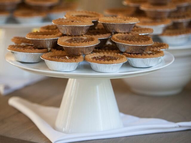 kateringeu's tweet photo. ⠀⠀⠀⠀⠀⠀⠀

Miniature Pies, Vanilla Cake Balls and donuts sebagai hidangan pemanis di akhir acara. 

•• 

#JRLoveJourney         

⠀⠀⠀⠀⠀ https://t.co/NIU5PU9ZQt