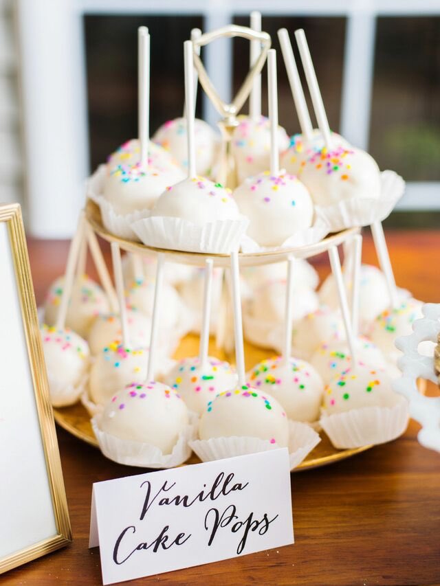 kateringeu's tweet photo. ⠀⠀⠀⠀⠀⠀⠀

Miniature Pies, Vanilla Cake Balls and donuts sebagai hidangan pemanis di akhir acara. 

•• 

#JRLoveJourney         

⠀⠀⠀⠀⠀ https://t.co/NIU5PU9ZQt