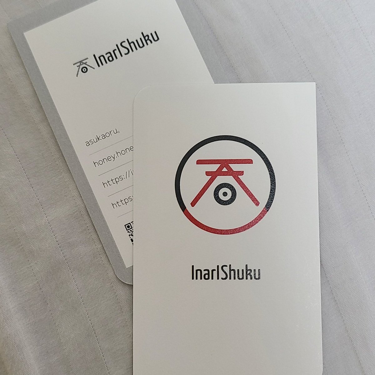 こんにちはInarI宿です!!
妖怪をモチーフに様々なグッズを展開しております!蛇腹豆本やポストカード等販売しながらライブペイントしていますのでお気軽におこしくださーい✌️✌️手書き色紙もあります!

・A-119
・両日
・InarI宿
 #デザフェス54
@designfesta 