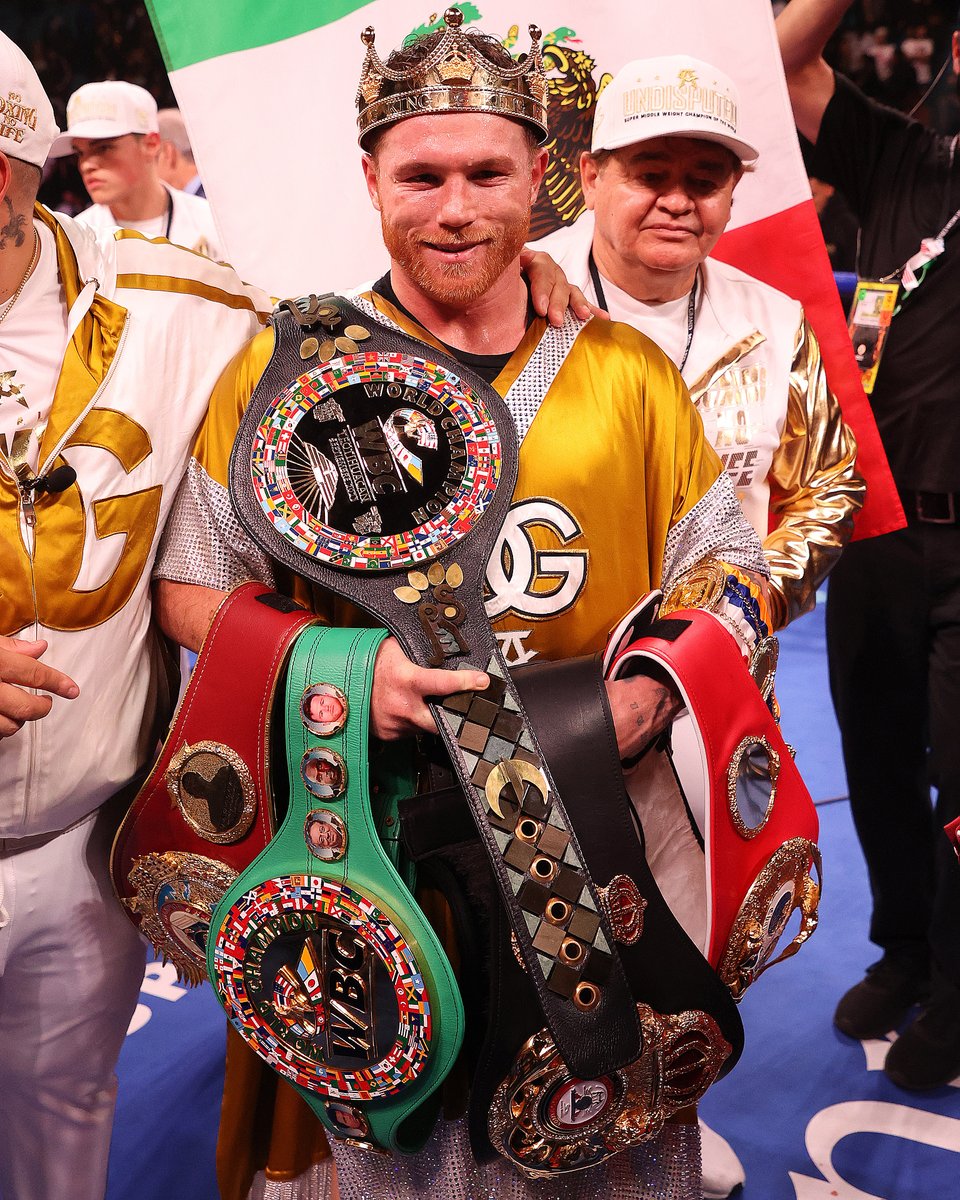 BoxingNewsED's tweet photo. Who's next for the super-middleweight king? https://t.co/jGNb0bDQkP