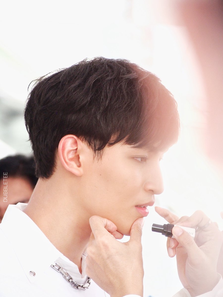 tee_dubble's tweet photo. รูปดังองค์อินทร์ 
หยาดฟ้ามาสู่ดิน
โสภิณดังเดือนดวง
...
เหนือแผ่นดินแดนสรวง
เหนือปวงหนุ่มใด 👑
#บวงสรวงLoveAt9

📸 #ohmthitiwat ขอยาดอวยยศพี่โอห์มฮะ //หล่อไม่ไหว https://t.co/K51L1stBZq