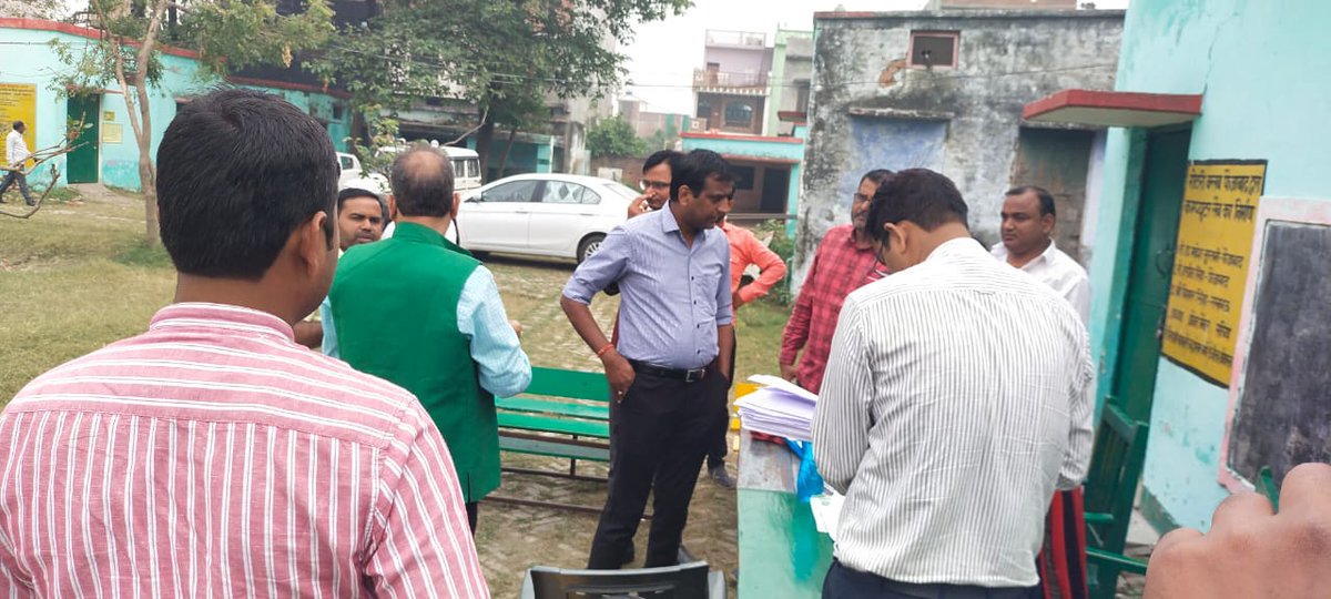 AdmAyodhya's tweet photo. Special abhiyan diwas per Addl Ceo sir ke saath booth inspection kiya gaya aur BLo se update liy gaya. https://t.co/jJkkALTBTH