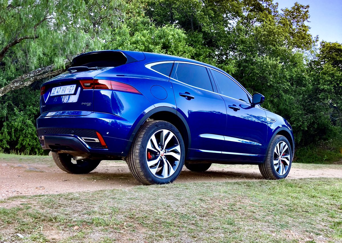 khuleonwheels's tweet image. Today we welcome the reason why you buy premium, the face lifted #JaguarEPace D200. Dressed in R-Dynamic guise, it is not short of being quirky and sporty. Power is from a 2.0l diesel engine that pushes out a healthy 146kW and 430Nm…

#Jaguar #EPace