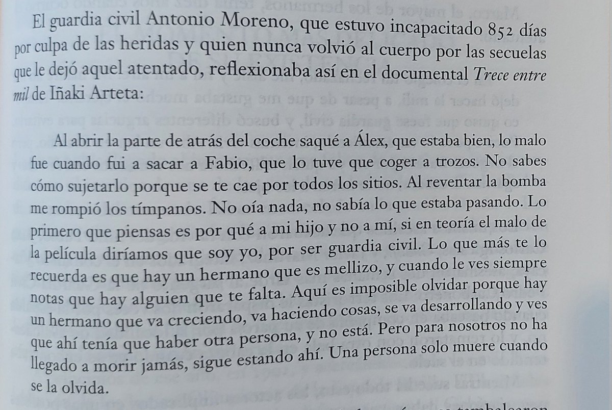 GonzaloAraluce's tweet photo. El etarra Gadafi colocó una bomba en el coche de un guardia civil que llevaba a la piscina a sus hijos mellizos de dos años.

Mataron a Fabio.

Ocurrió el 7 de noviembre de 1991. Hoy hace 30 años.

Este es el testimonio de su padre, Antonio. https://t.co/uhA4j4Ol6D