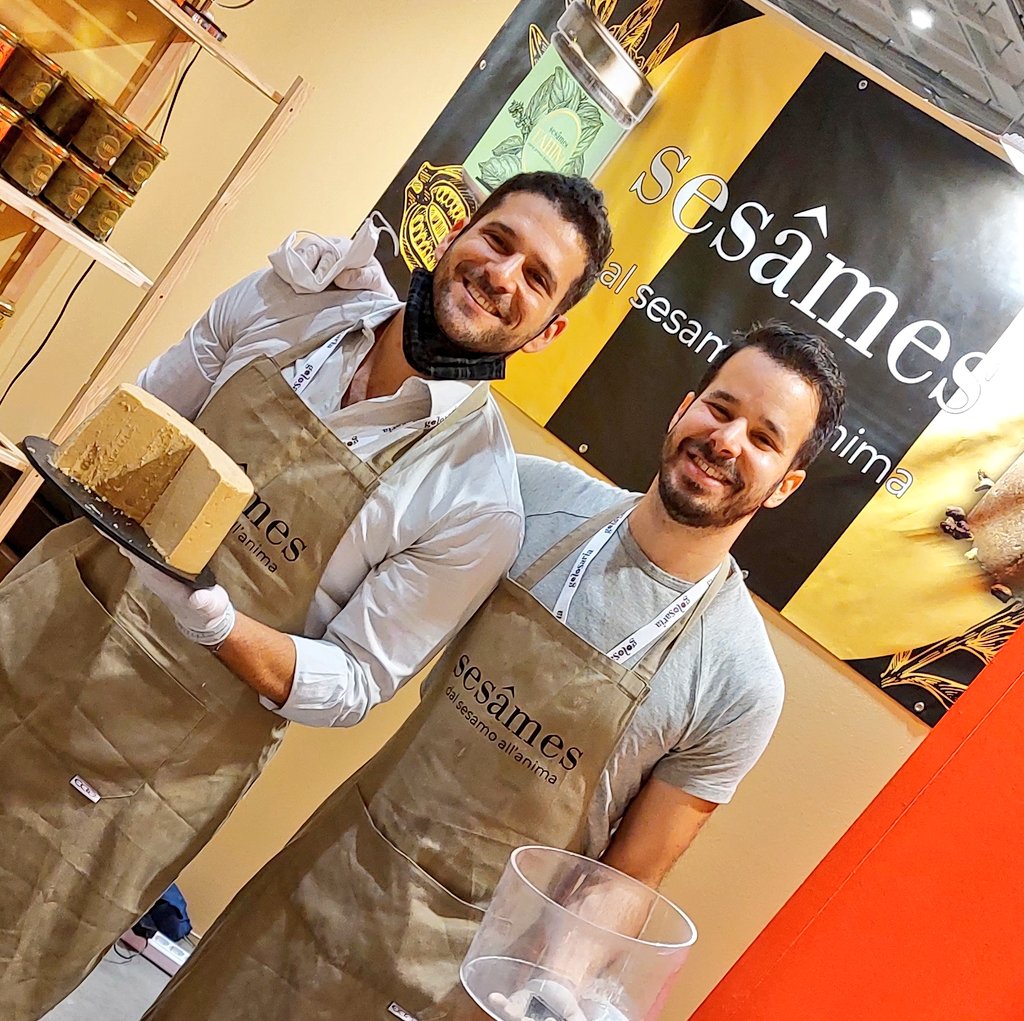 Marco_K18's tweet photo. #Golosaria2021 #Milano
#gastrogolosi di dolci
Il #sesamo come non lo avete mai gustato: #Halva (e #tahina) una specie di torrone morbido, qui proposto in tanti gusti sfiziosi #Sesames
@Golosaria
#cibo #food #cucina #Vino https://t.co/wwQfN7wH96