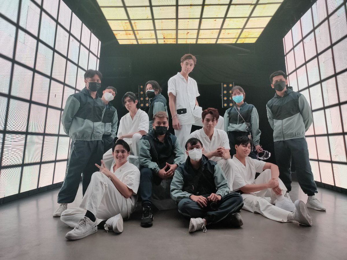 youmeusmnl's tweet photo. We got your back always! 3,4 Thank you po! 💖💖💖💖💖💖💖💖💖💖💖💖💖 @BGYO_Gelo @BGYO_Mikki @BGYO_Akira  @BGYO_Nate @BGYO_JL @bini_colet @bini_jhoanna @bini_stacey @bini_gwen @bini_mikha @bini_aiah @bini_maloi @bini_sheena #OneDreamBINIxBGYOconcertD2 #YouMeUsMNL 🫂 #BINI #BGYO https://t.co/YEn8FMZb4k