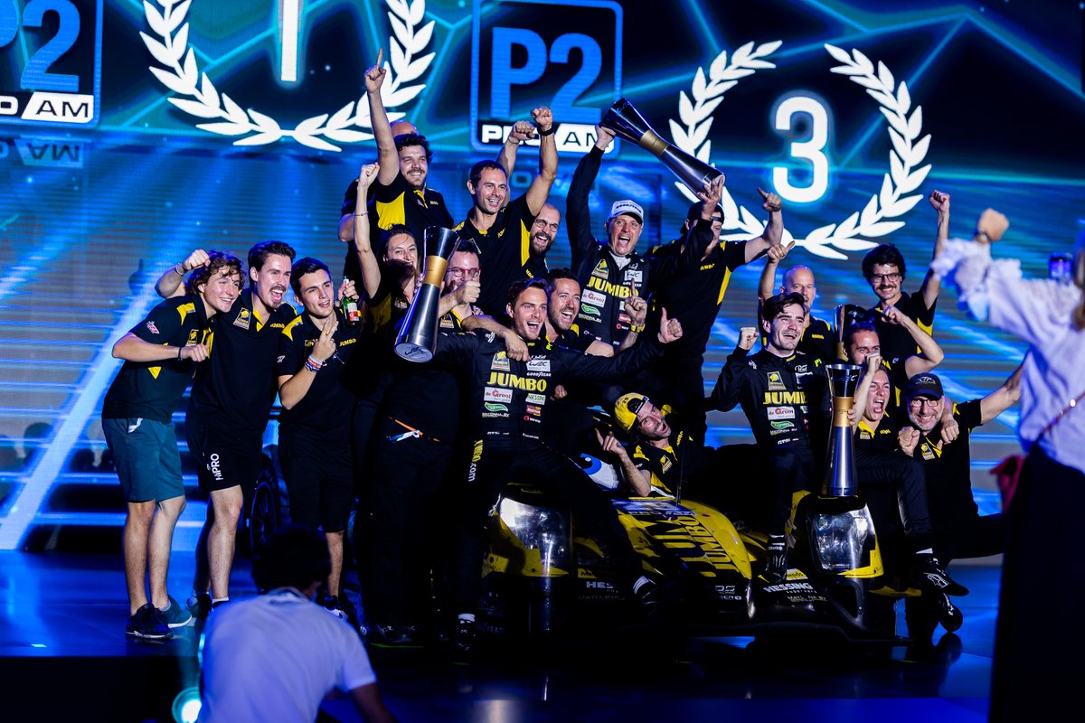 FIAWEC's tweet photo. GENTLEMAN OF THE YEAR and LMP2 Pro/Am champion, totally deserved Frits Van Eerd. 🏆

@RacingTeamNL 
@GvanderGarde 
@JobvanUitert 

#WEC #8HBahrain https://t.co/VRbZV24CvZ