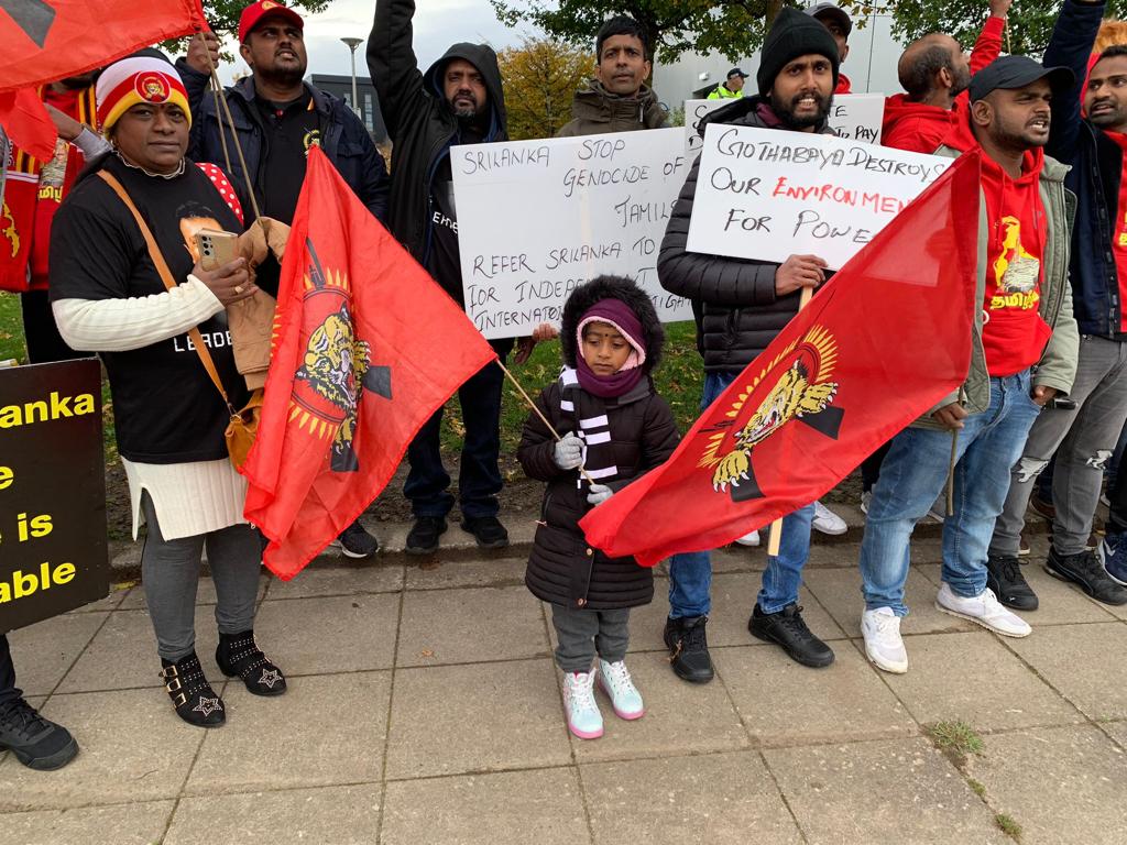 PacheduZW's tweet photo. The Sunday Mail FALSELY claims MDC-A teamed up with 'terrorists' to protest against ED at #COP26.
They are Tamils; innocent victims of genocide by the Sri Lankan GVT that has left more than 146000 dead.
Be professional and ethical @SundayMailZim!
#GoBackGota (Warning) https://t.co/HvO8Lotegi
