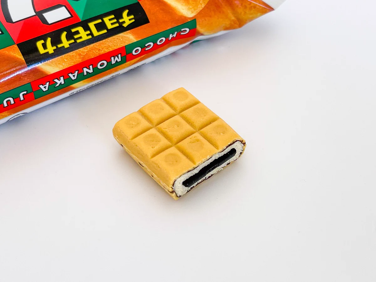 商品化してほしい？粘土で作られたチョコモナカジャンボのSDカードケースwww