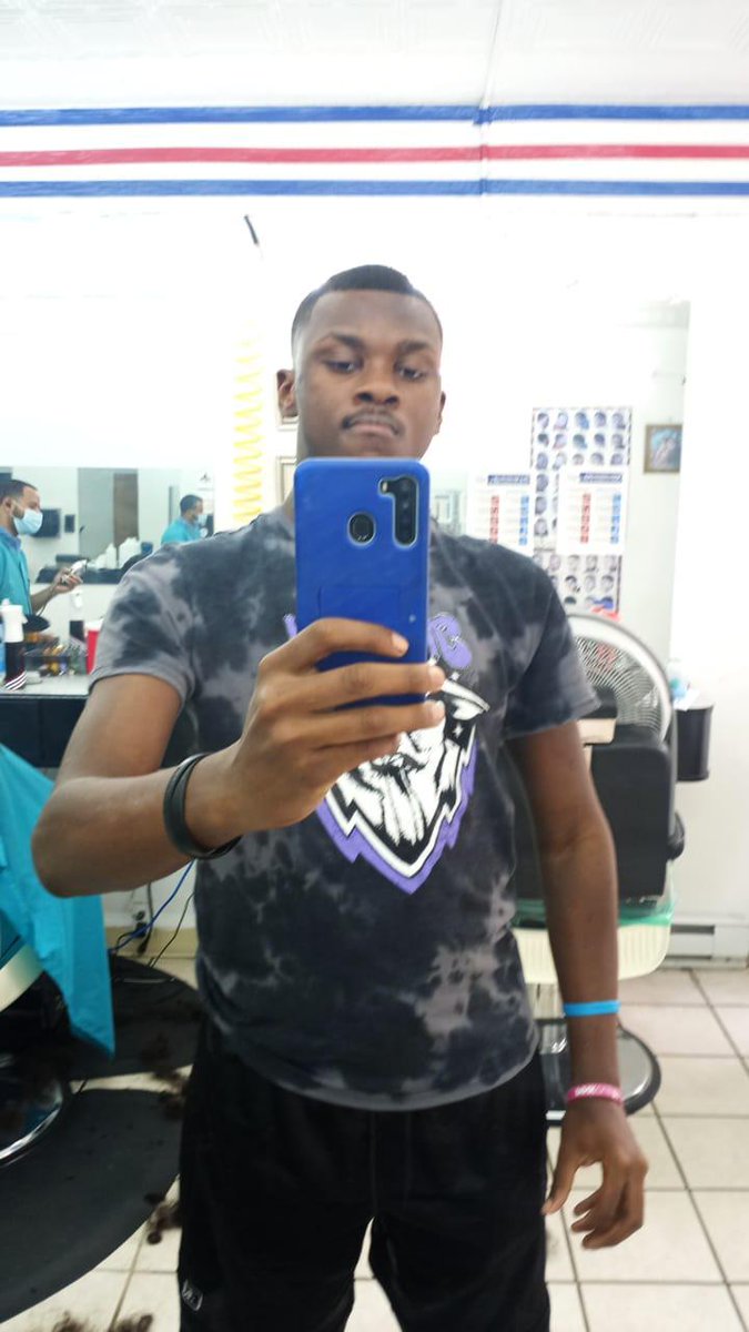 Im 18 years old everyone follow me on Twitter