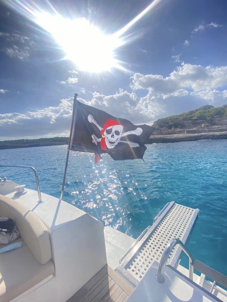 YachtcharterSL's tweet image. #Ankern in der #CalaMondrago