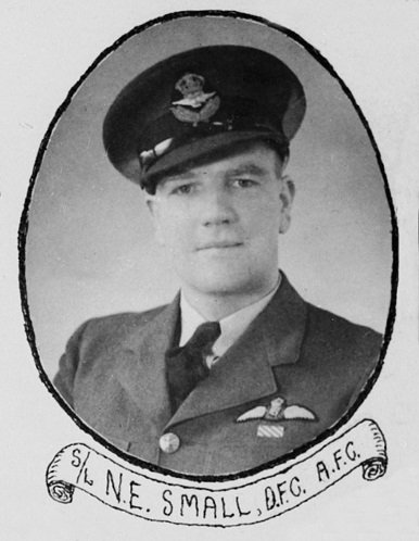 gsmall152's tweet photo. @CambridgePoppy @RoyalCdnLegion My Grandfather S/L NE Small DFC AFC.  He Sank U boat 754. Died on Patrol 1943 https://t.co/uQjnRAvm6F