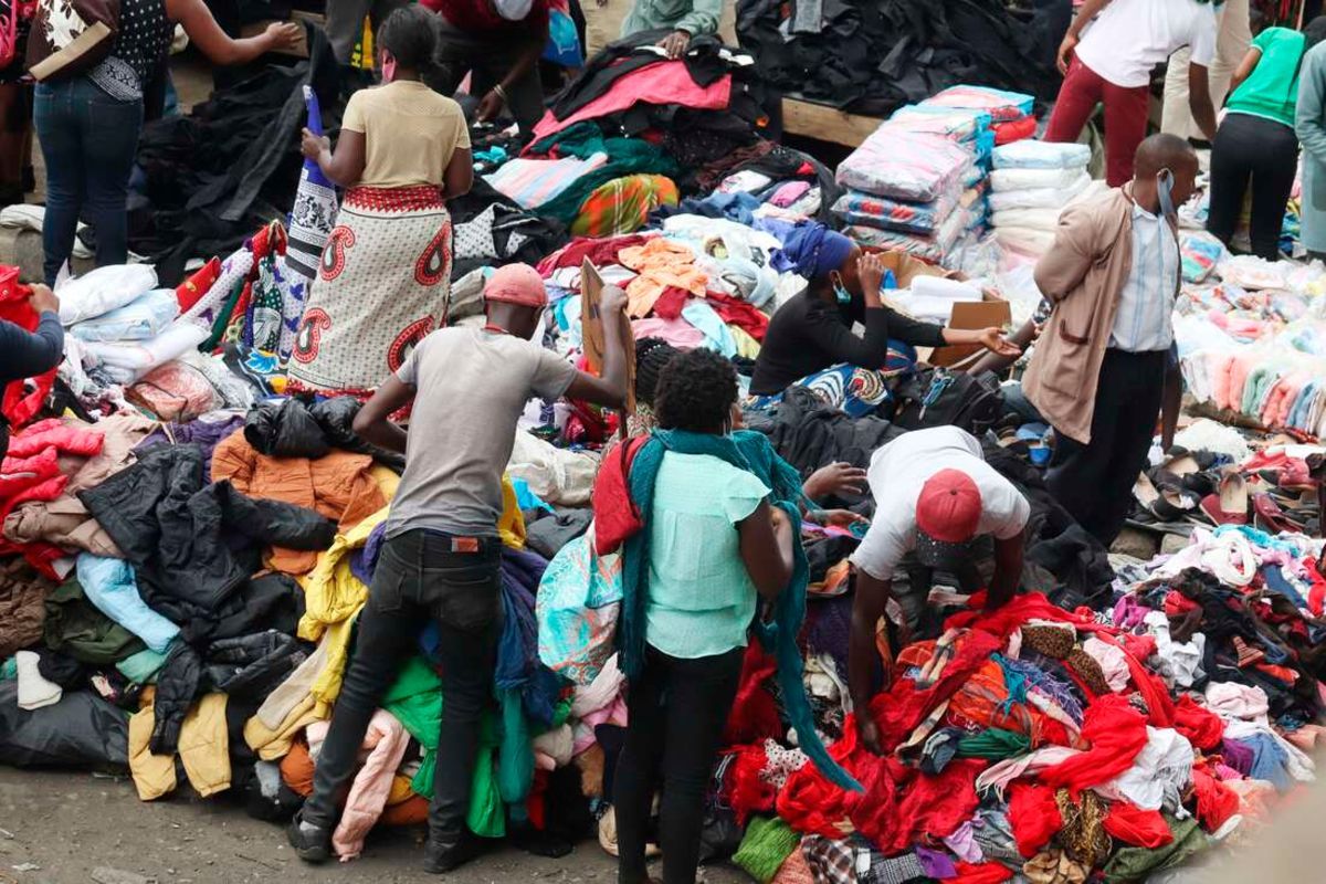 ntvkenya's tweet photo. Court allows NMS to evict mitumba traders from Gikomba market https://t.co/VMFom2qXVH https://t.co/JbMCWnLShu