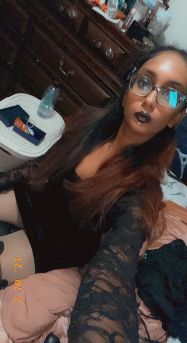 CountryRyMilf's tweet photo. >\\\\\< h-holy shit where did the mha accounts start to follow me and my milf??🥺🥺🥺🥺👉🏾👈🏾oh wow.. im speechless!!!! ngm…. heres a pic of writer behind the milf account! also thanks for the love and support!❤️🥺i love ya’lls! https://t.co/ztgVTvVjOr