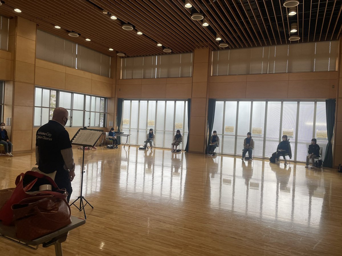 キッズクラス、ジュニアクラス合同では、「ふるさとの四季」。「茶摘み」ではキッズクラスがエア手遊びをやります。
ジュニアクラスでは、チームコーラス練習いよいよ開始😊✨
axisクラスは「春こん。」練習💪
見学、体験、いつでも大歓迎😊
#団員募集#ジュニアコーラス#春こん。