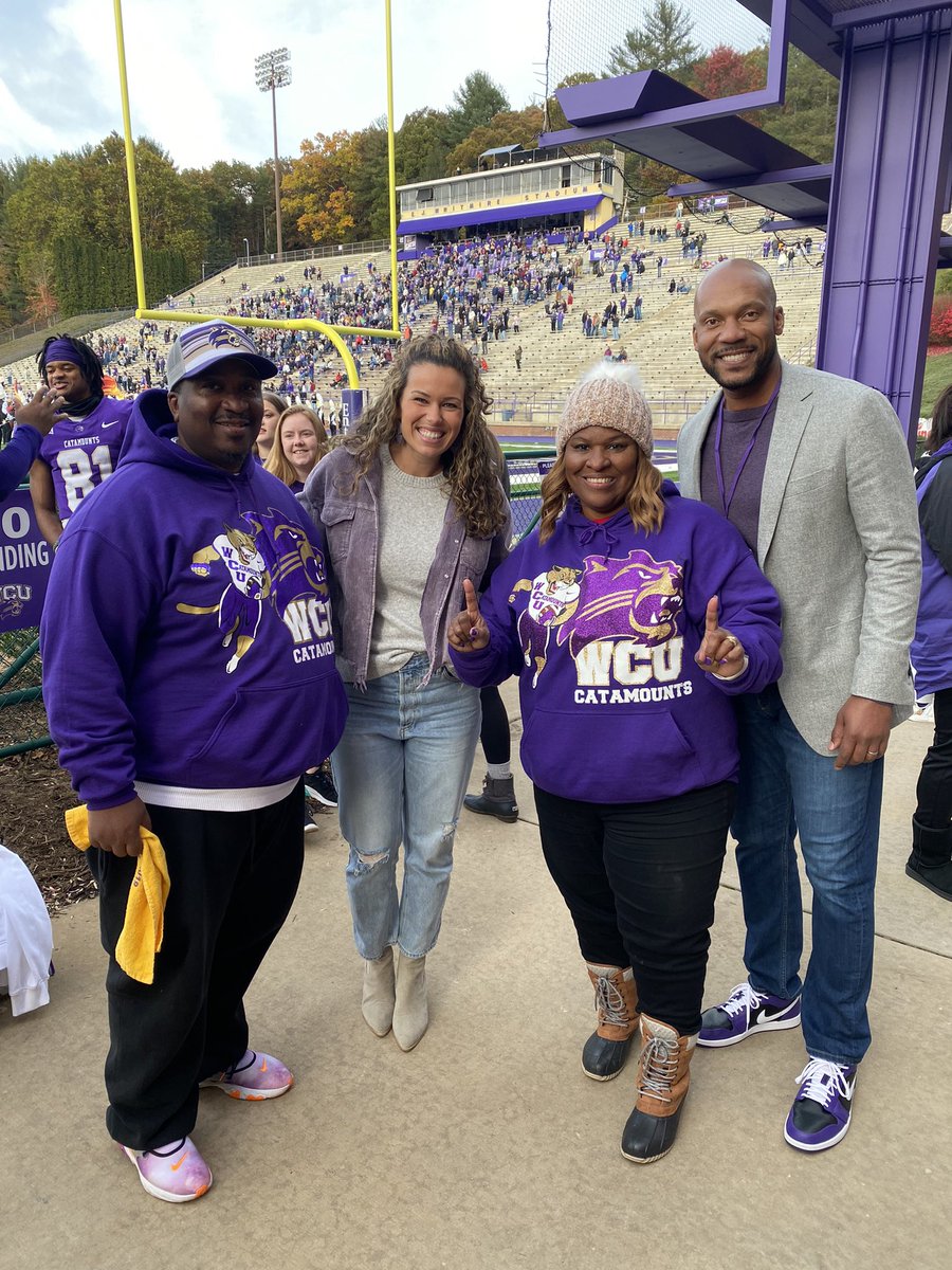RelondaA's tweet photo. 💜💛 Our Catamount Family @Alex_3m @AlexGaryAD @kmav0812 https://t.co/xA0mi6XxcT