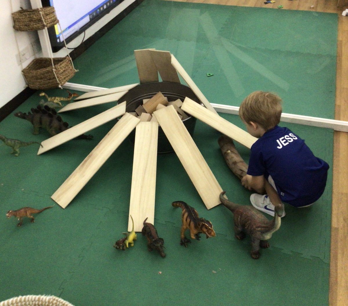 A volcano in dinosaur land! Imagination in full flow ⁦<a href="/JESSjumeirahFS1/">JESS Jumeirah FS1</a>⁩