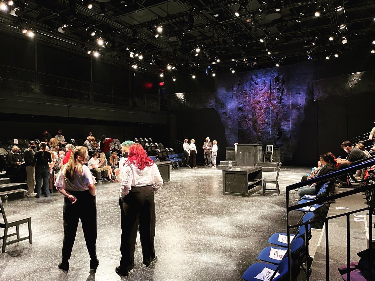 It was also great meeting and chatting with <a href="/BrockUniversity/">Brock University</a> <a href="/BrockuDART/">BrockU Dramatic Arts</a> first year students who brought energy to their roles as ushers for the #BrockU performances at <a href="/miwsfpa/">Marilyn I. Walker School of Fine & Performing Arts</a> . Thanks 👏🏻!