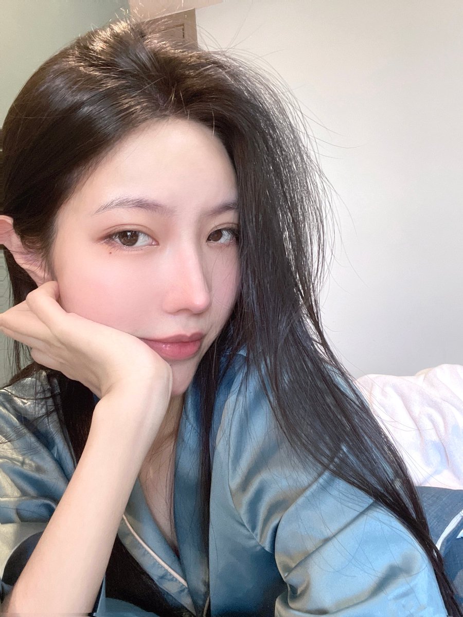 wwliujisin's tweet photo. Waking up😌 
#bbc #bbconly #bbcowned #BlackLivesMatter
#bnwo #snowbunny https://t.co/JpGzoAntwl