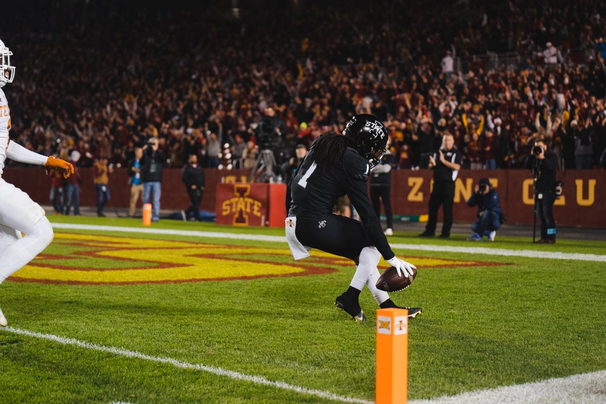 ISDsports's tweet photo. A W under the lights for @CycloneFB. 
📸 by @jricephotog https://t.co/qVB6JdIwf3