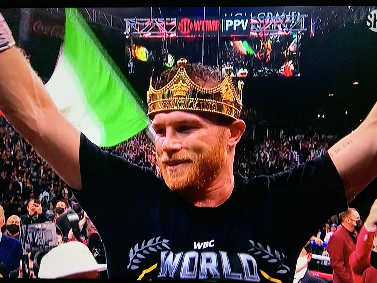 KnightKing1972's tweet photo. #CaneloPlant #SHOPPV All-hail the king.!! Saul Canelo just did something i wish the Heavyweights would do.!! https://t.co/0bURXkspXV