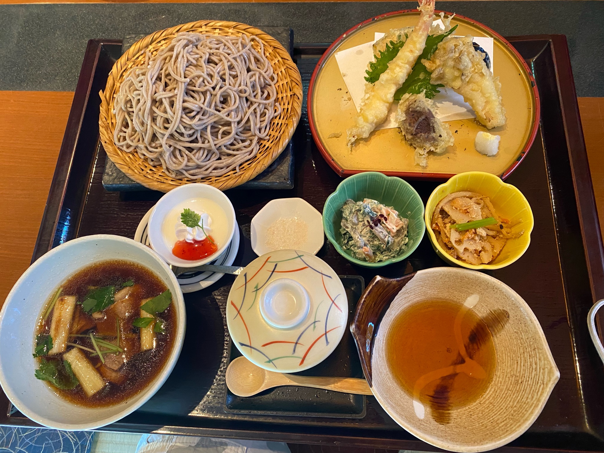 安田大サーカス クロちゃん 昼ごはん 十割蕎麦 ヘルシー T Co E2kqgrs2ie Twitter