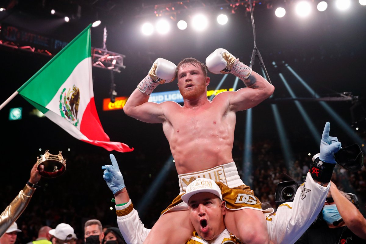 SC_ESPN's tweet photo. La historia ya está firmada por Canelo Álvarez. Y continuará... https://t.co/DNLiqqbB6K