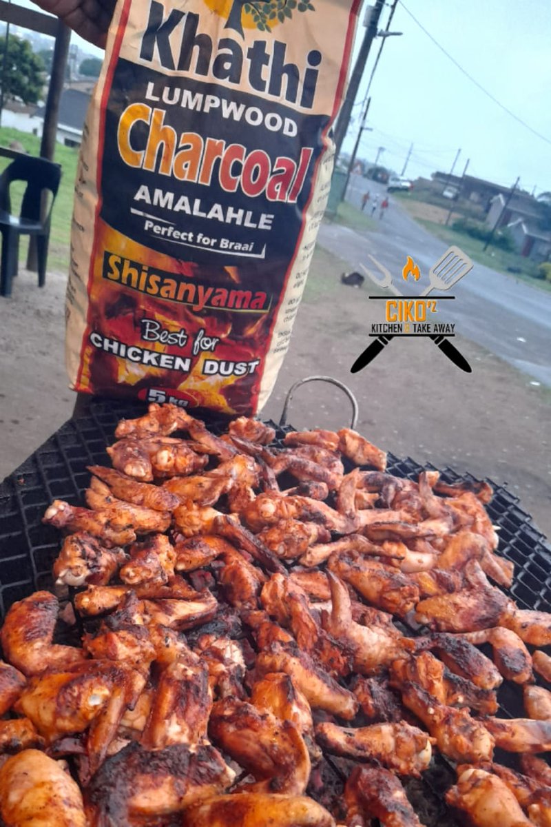 KhathiHoldings's tweet photo. Collaborative @KasiEconomy as a source of growth for our @TownshipBrands is the only solution Bafwethu. P O E T I C wings fired🔥up by #KhathiCharcoal. https://t.co/SxQeWxB8Tw