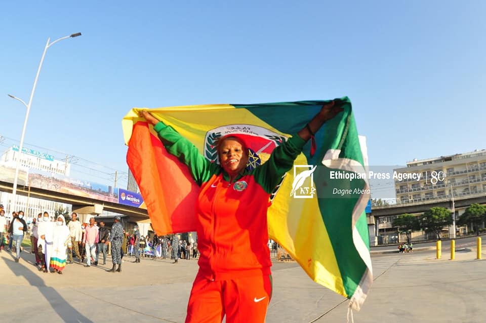 prosperity2022's tweet photo. Residents of Addis Ababa flocking to Meskel Square expressing their anger on the atrocities of the terrorist group TPLF and showing unwavering support for the National Defence Force. #NoMore https://t.co/L0fIQcpyWE