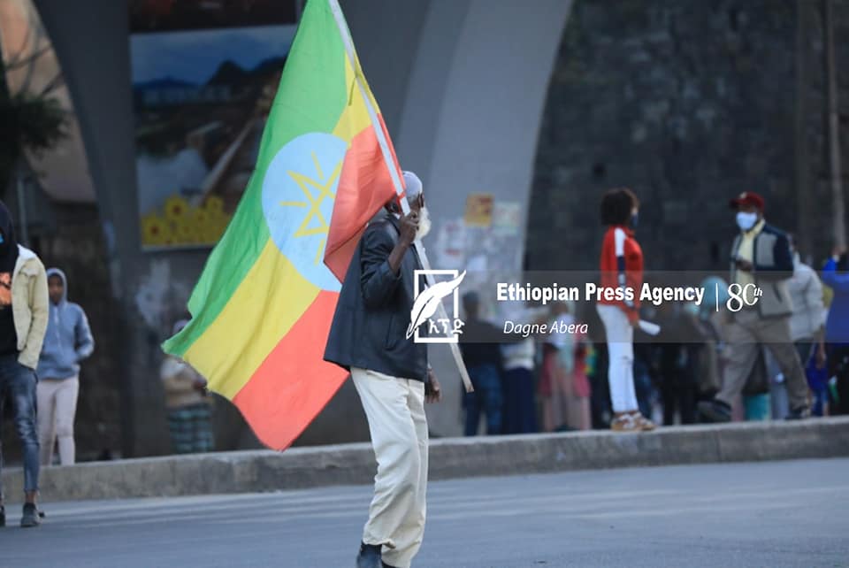 prosperity2022's tweet photo. Residents of Addis Ababa flocking to Meskel Square expressing their anger on the atrocities of the terrorist group TPLF and showing unwavering support for the National Defence Force. #NoMore https://t.co/L0fIQcpyWE