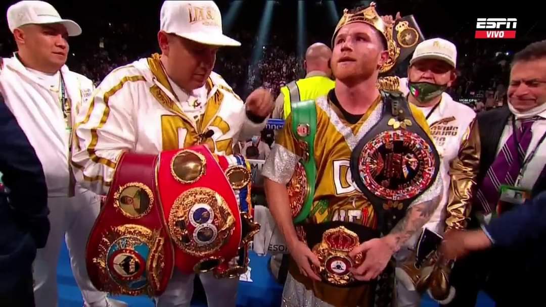 fans_canelo's tweet photo. Mi rey♥️👊, que orgullo ser TEAM CANELO 🥊👊💪🔥 @Canelo https://t.co/iF5R5Qdjf4