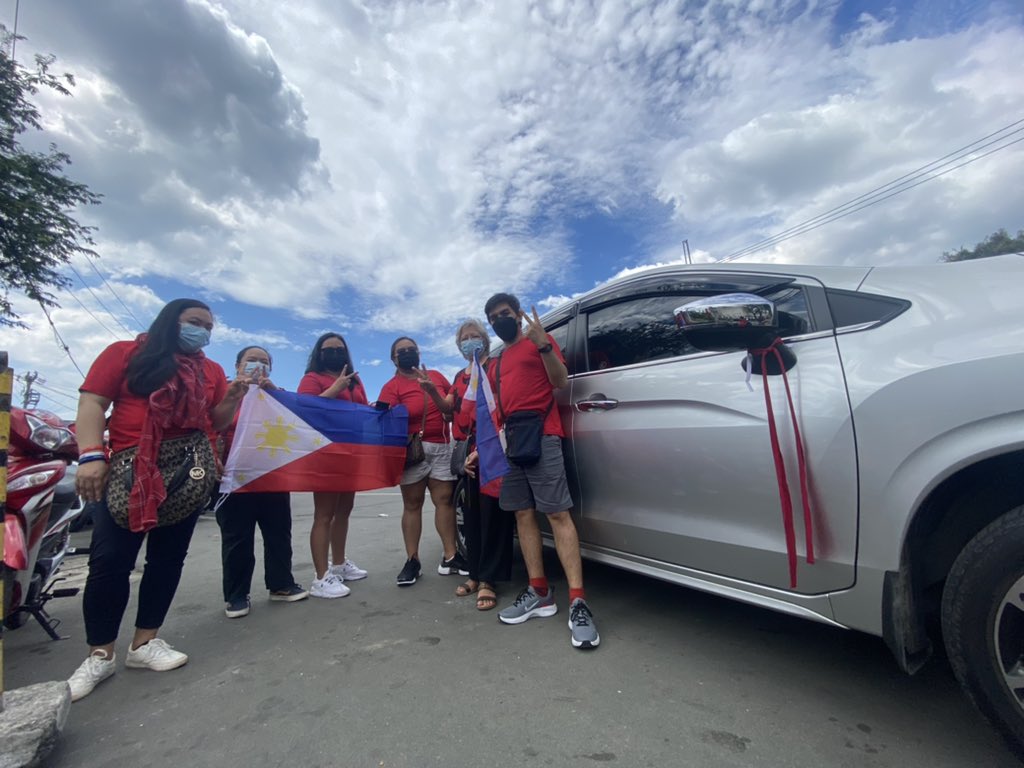 zwam08's tweet photo. #BringBackMarcos #BBMday #RedShirtDay #BBMisMyPresident #BBMCaravan https://t.co/0ldJqdrsXM