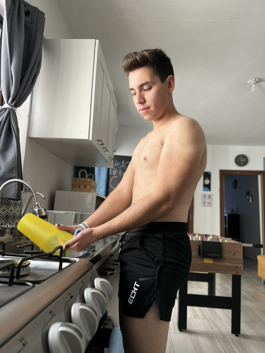 exi_sosa's tweet photo. Cuando te toca lavar los trastes 💦🍽
#Gay #sinplayera #guapo #mexico #cuu #novioperfecto https://t.co/OPzX5WCbve