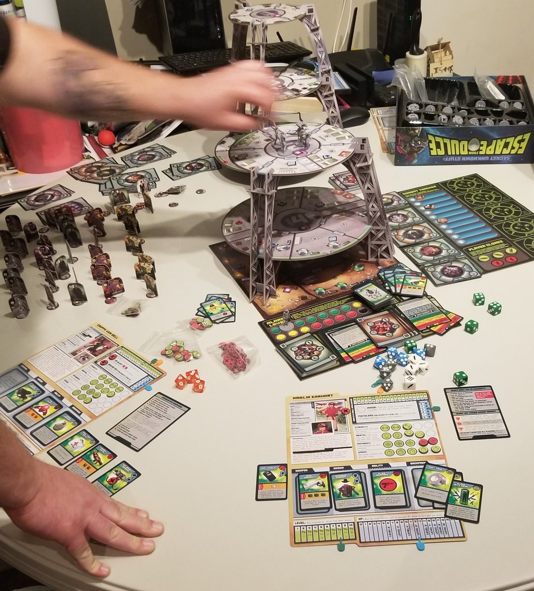 SinisterTechniq's tweet photo. Beer and aliens tonight with @freud_dukes &amp; co. #secretunknownstuffescapefromdulce  @sentient_cow @csawyerwriter https://t.co/FMM7WEY5KZ