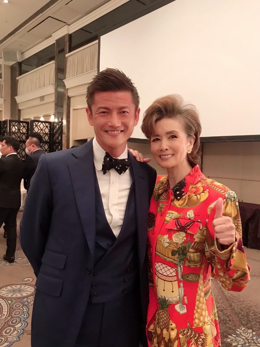 小柳ルミ子 公式 S Tweet 先日 フジテレビのサカ友の結婚式でお会いし すっかり意気投合した播戸竜二さん Nhkでサガン鳥栖 Vs 川崎フロンターレの解説してます 鳥栖から写真送ってくれました カッコつけてます だって 播戸さーん 見てますよー 小柳ルミ子 公式 S Tweet 先日 フジテレビのサカ友の結婚式でお会いし すっかり意気投合した播戸竜二さん Nhkでサガン鳥栖 Vs 川崎フロンターレの解説してます 鳥栖から写真送ってくれました カッコつけてます だって 播戸さーん 見てますよー