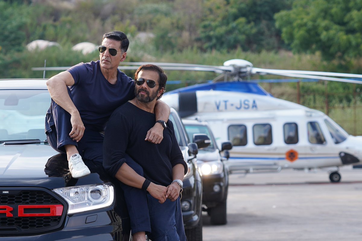 Tutejajoginder's tweet photo. #Sooryavanshi is well poised to collect 30 crores today. That would be a SUPER AWESOME number by all means. To have a film come post pandemic and get all set to earn in the range of 77-80 crores in 3 days is REMARKABLE by all means #TheatresAreBack @akshaykumar #RohitShetty🍿🍿🍿 https://t.co/EEumlA3ThR