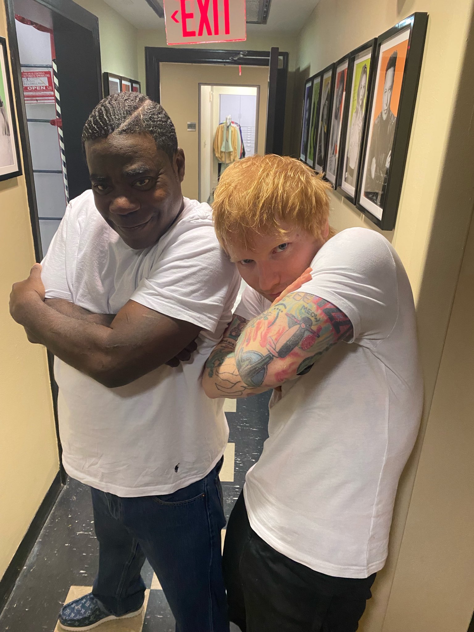 FDkY7kaXEAQPn5O?format=jpg&name=large