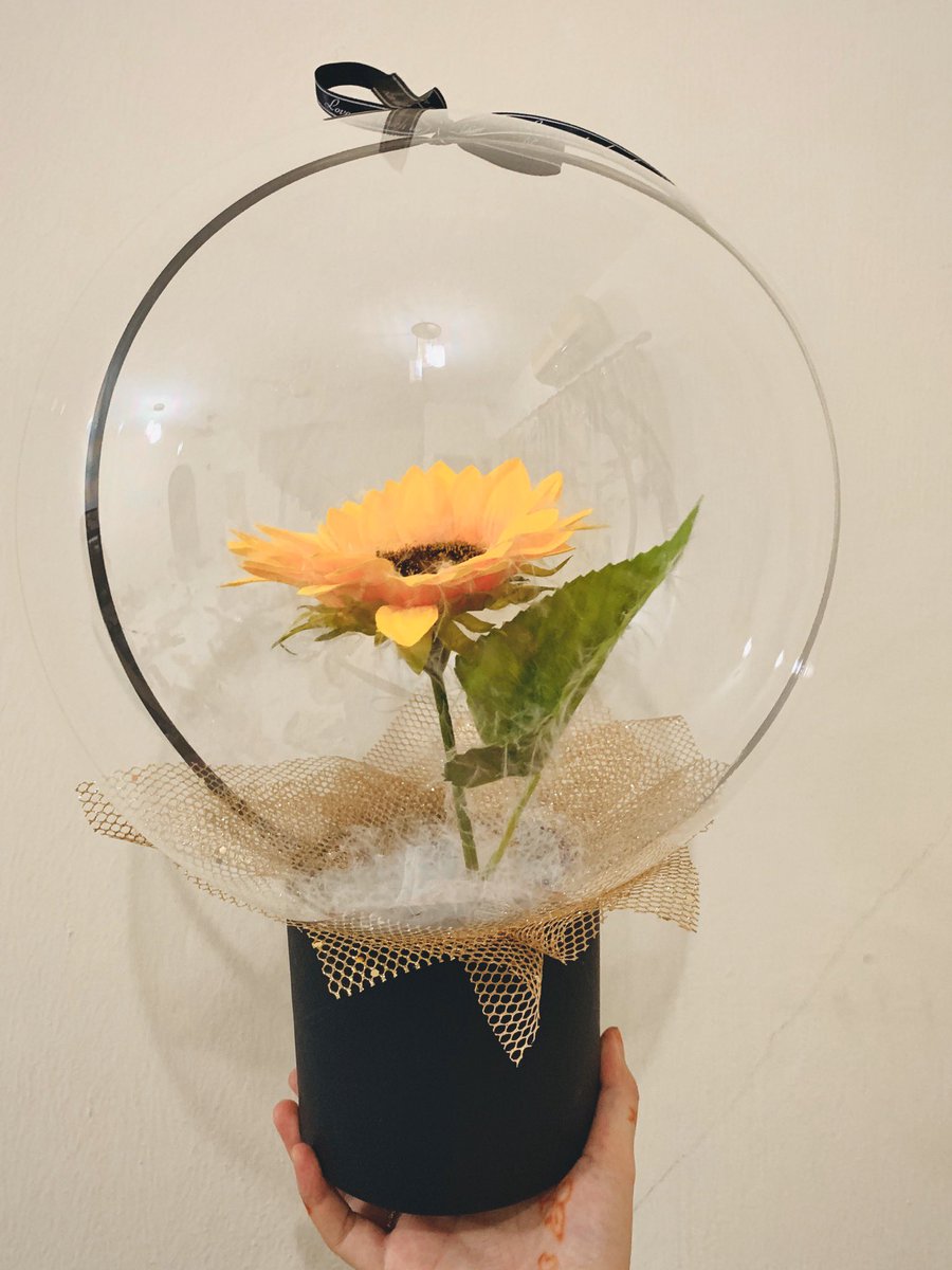 foreveryours_co's tweet photo. To sunflower and tulips lover. This is  the most perfect gift to you.❤️ https://t.co/9KMAxQkdfq