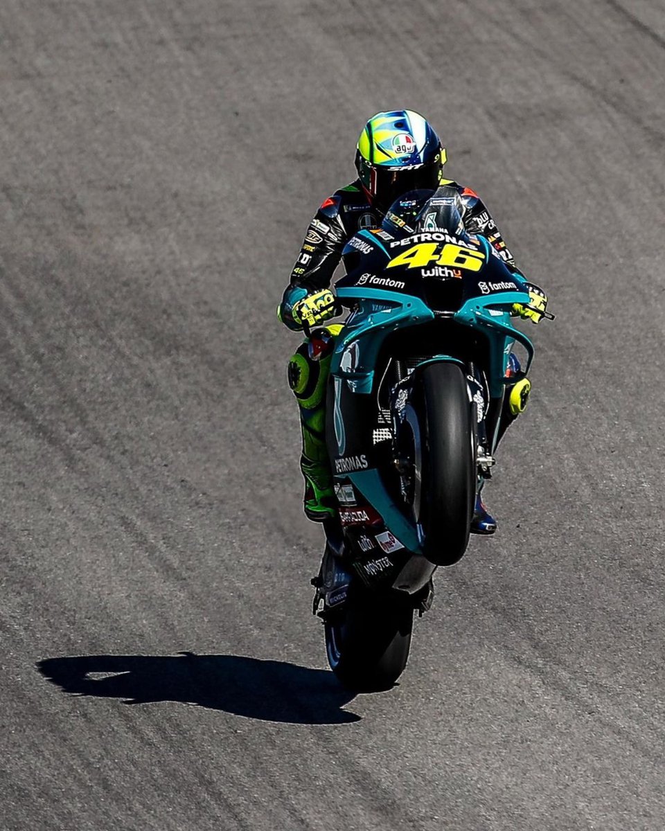 ValeYellow46's tweet photo. Portimao Circuit,Portugal
Saturday,qualifyng practice
📸 @FAlex79 @GambutiPhoto @GigiSoldano @Jesus_Robledo https://t.co/boFuVEllvz