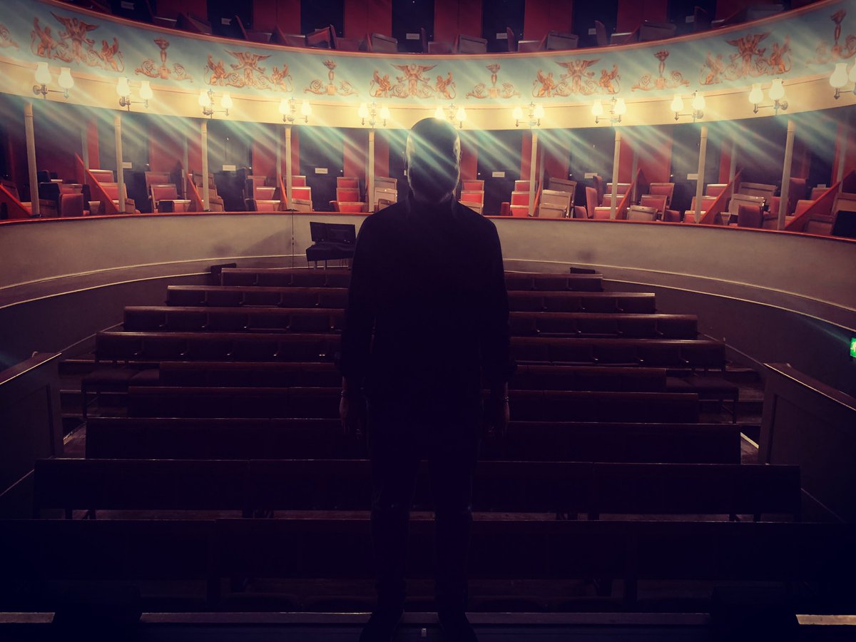 francisgoodhand's tweet photo. The happiest time @TheatreRoyalBSE with @tellmeontour @BBAteam https://t.co/KlmRdYfbLz