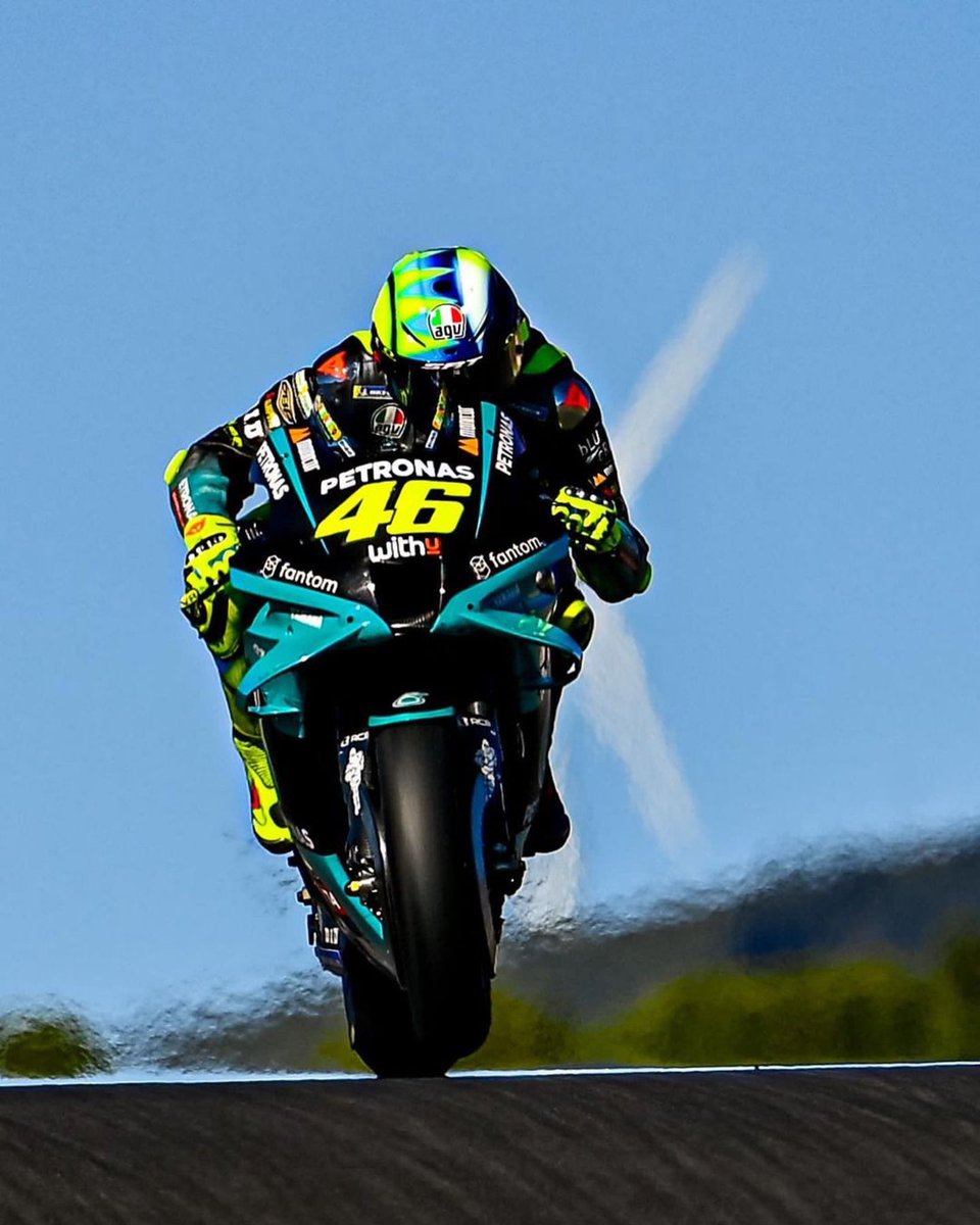 ValeYellow46's tweet photo. Portimao Circuit,Portugal
Saturday,qualifyng practice
📸 @FAlex79 @GambutiPhoto @GigiSoldano @Jesus_Robledo https://t.co/K8XbHKX6LU