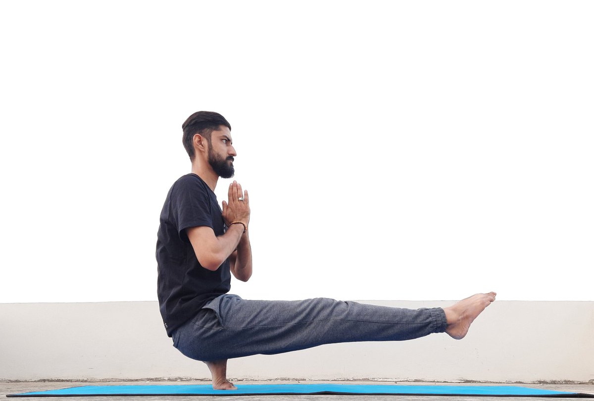 ShastraYog's tweet photo. It is really beautiful when someone prays for you without you knowing. It's the highest form of respect and care.
#shastra_yog #yogwithNikhil #yogiheera #confidence #mensyoga #MENtalhealth #guysofyoga #menofyoga #yogaeverydamnday #positivity #yogainstructor #itsnotaboutthepose https://t.co/wAvOdC3sW5